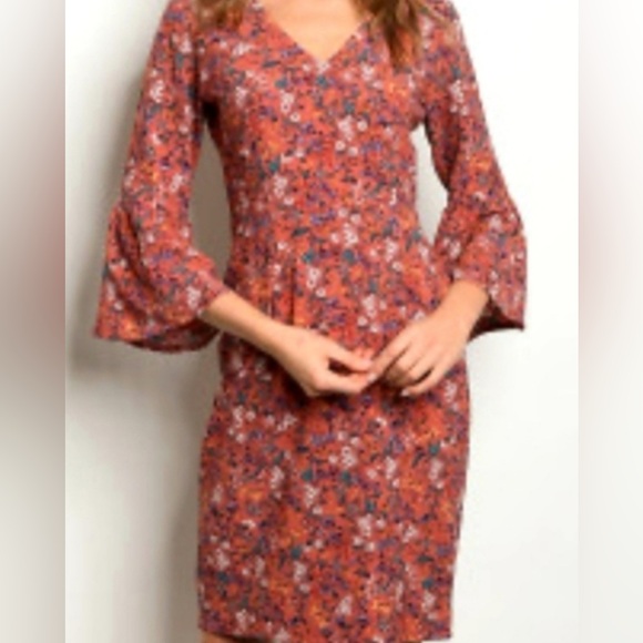 Gilli Dresses & Skirts - NEW Boutique Gilli Rust Floral Sheath Dress Bell‎ Sleeve V- Neck Mini Medium